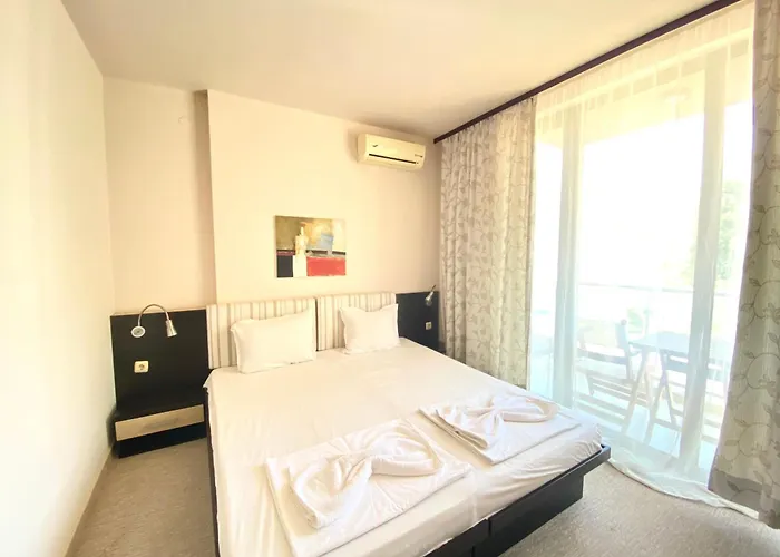 Bratanov Kasandra * Sluneční pobřeží