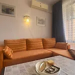 Bratanov Kasandra Апартаменты *